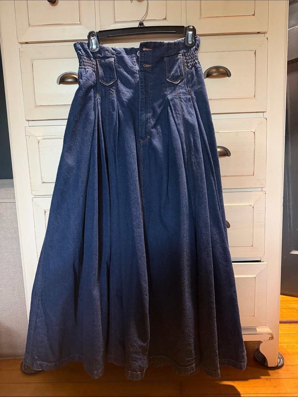 Vintage 100% cotton denim maxi skirt with pleating and pockets.